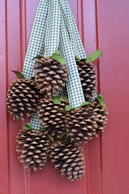awesome-pinecone-decorations-for-christmas-30