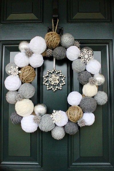 stunning-christmas-front-door-decor-ideas-10