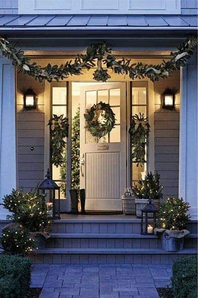 stunning-christmas-front-door-decor-ideas-20