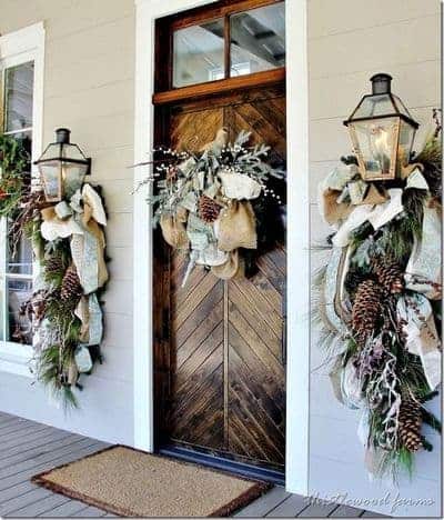 stunning-christmas-front-door-decor-ideas-23