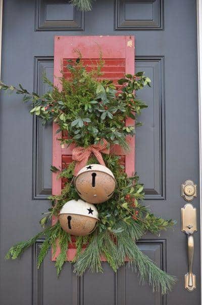 stunning-christmas-front-door-decor-ideas-29