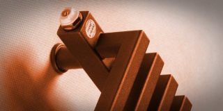 Καλοριφέρ θέρμανσης στον τοίχο που του έγινε εξαέρωση σύμφωνα με οδηγίες howto