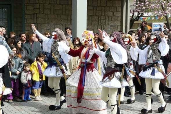 Απόκριες, τα αποκριάτικα έθιμα στην Βόρεια Ελλάδα Γενίτσαροι και Μπούλες