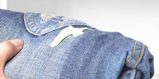 Κολλημένη τσίχλα στα ρούχα | Λεκές από τσίχλα. Πως βγαίνει η κολλημένη τσίχλα στα ρούχα | Howto DIY Lekedes