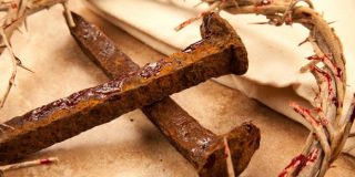 Ματωμένο ακάνθινο στεφάνι & καρφιά που συμβουλίζουν το Πάσχα - Μεγάλη Εβδομάδα. (Χαιρετισμοί, Εγκώμια, Ευαγγέλια, Τροπάρια)