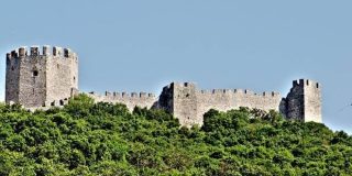 Το Κάστρο του Πλαταμώνα, είναι κάστρο της Φραγκοκρατίας και ένα από τα Κάστρα της Ελλάδας - Castle in Greece
