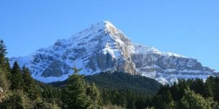 Η κορυφή Στρογγούλα στα Τζουμέρκα ένα από τα βουνά - βουνοσειρές της Ελλάδας - Mountains in Greece