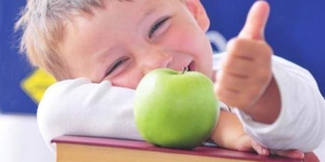 12 διατροφικοί κανόνες για να μάθουμε πως τα παιδιά θα τρώνε υγιεινά