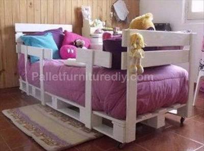 Κρεβάτι άσπρο από ξύλινες παλέτες - Νο 13