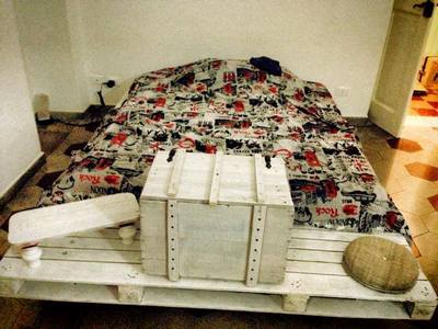 Κρεβάτι άσπρο από ξύλινες παλέτες - Νο 26