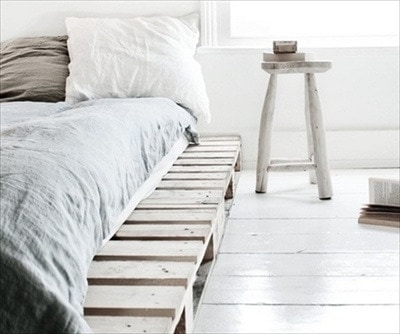 Κρεβάτι άσπρο από ξύλινες παλέτες - Νο 42