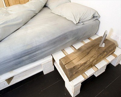 Κρεβάτι άσπρο από ξύλινες παλέτες - Νο 8