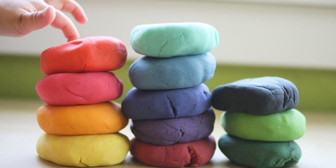 Χειροποίητη πλαστελίνη. Φτιάξτε την με 3 τρόπους 1. Πλαστελίνη με αλάτι 2. Πλαστελίνη σε κατσαρόλα και 3. Πλαστελίνη με ζελέ