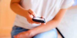 Γυναίκα λαμβάνει στο κινητό της ενοχλητικά τηλεφωνήματα και πρέπει να ακολουθήσει τις συμβουλές από την Αστυνομία.