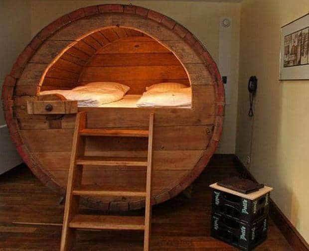 Νο 8 «Φανταστική κρεβατοκάμαρα» ● Κοιμηθείτε σε ένα βαρέλι μπύρα. Θα το βρείτε στο Landhotel Hof Beveland στη Γερμανία