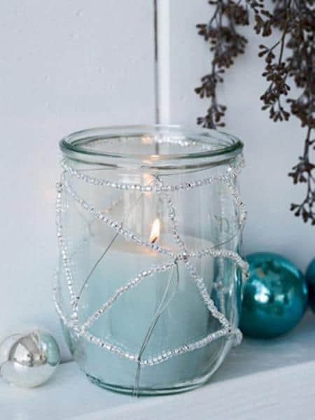 amazing christmas candles and decorations with them 13 20+ Ιδέες Χριστουγεννιάτικης διακόσμησης με κεριά & κηροπήγια