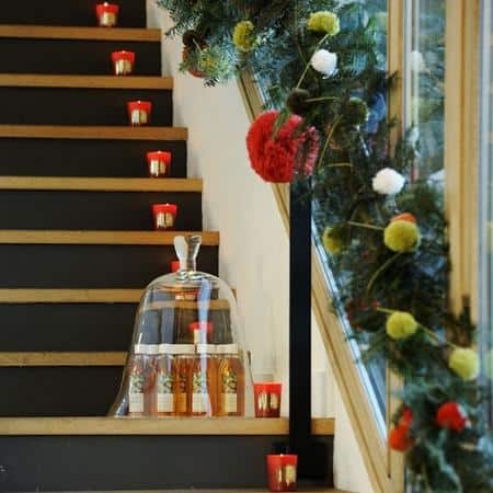 amazing-christmas-candles-and-decorations-with-them-20