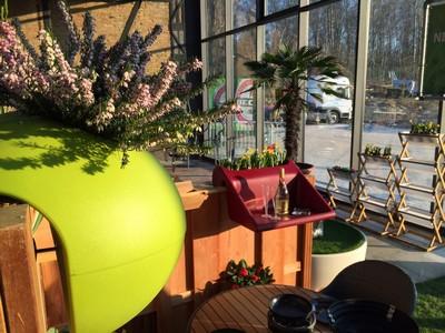 Πολυλειτουργικό τραπεζάκι για μπλαλκόνι | ΒalKonzept ● Νο 6 ● Χρώμα ανοικτό πράσινο