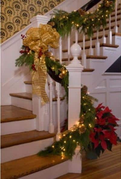 christmas-stairs-decoration-ideas-15
