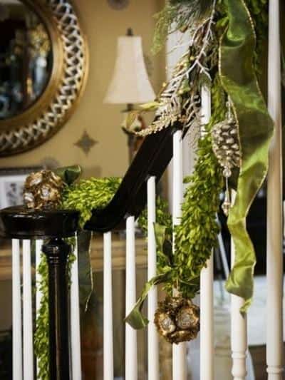christmas-stairs-decoration-ideas-43