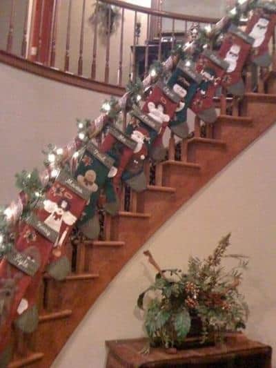 christmas-stairs-decoration-ideas-68