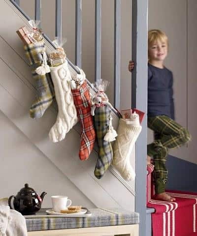 christmas-stairs-decoration-ideas-8