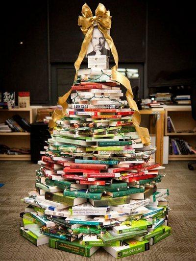christmas-tree-book-xristougenniatiko-dentro-apo-vivlia-2
