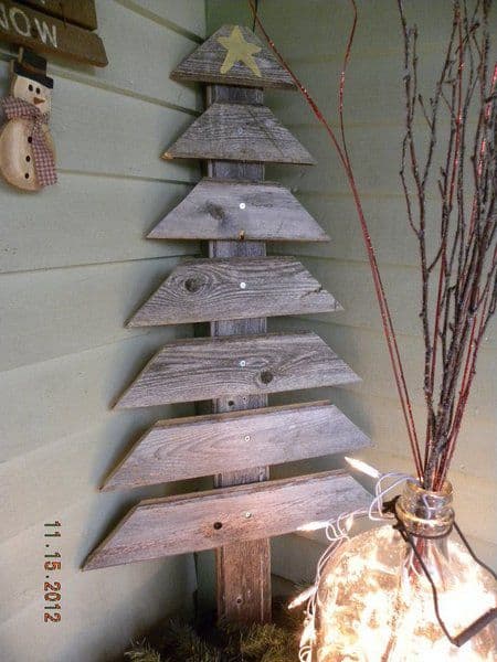 christmas-tree-from-pallets-xristougenniatiko-dentro-palletes-27