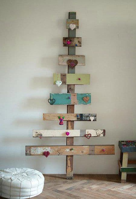 christmas-tree-from-pallets-xristougenniatiko-dentro-palletes-8