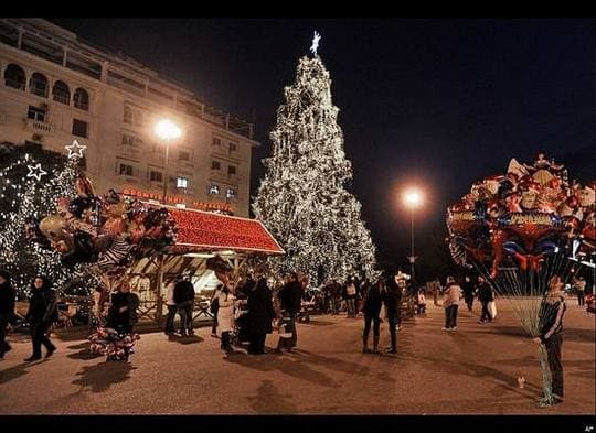 The Aristotelous Square Christmas tree in Greece is another beauty, which can’t make you take your eyes off her.