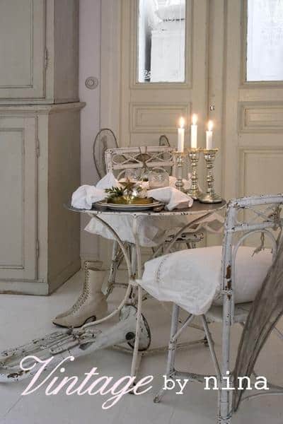 exquisite-totally-white-vintage-christmas-ideas-49