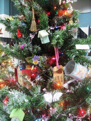 ριστουγεννιάτικο δέντρο με καλαθάκια | Μϊα ωραία ιδέα με καλαθάκια σε διάφορα σχήματα και χρώματα. Πολύ ωραίο..