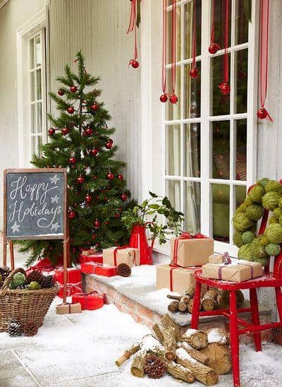 stunning-christmas-front-door-decor-ideas-3