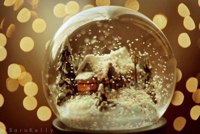 christmas-Snow-Globes-11
