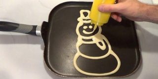 Χριστουγεννιάτικες Τηγανίτες σε σχέδια  | Christmas Pancakes - Video