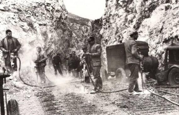 Οι Μικτές Ομάδες Μηχανημάτων Ανασυγκροτήσεως (ΜΟΜΑ) που ανασυγκροτεί ο Π. Καμμένος. Η ιστορία και φωτογραφίες (photos) Οι Μικτές Ομάδες Μηχανημάτων Ανασυγκροτήσεως (ΜΟΜΑ) που ανασυγκροτεί ο Π. Καμμένος. Η ιστορία και φωτογραφίες (photos)