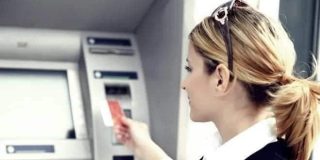 Μηχάνημα αυτόματης ανάληψης ATM Τράπεζας - Κάρτες Visa, MasterCard, Maestro