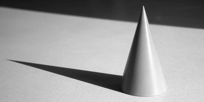 Κατασκευή κώνου παραπέμπει νοητά στο γεωμετρικό στερεό Κώνος και τον εμβαδόν του καμπύλου τμήματος