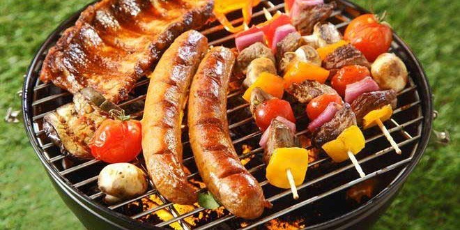 Ποικιλία από κρέατα, λουκάνικα & λαχανικά σε σχάρα ψησταριάς με κάρβουνο - Μπάρμπεκιου & Ψήσιμο στα κάρβουνα (Howto DIY)