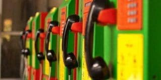 Σειρά από τηλέφωνα για το κοινό για κλήσεις σε χώρες με χρήση των τηλεφωνικών κωδικών κλήσεων χωρών - Country Calling Codes