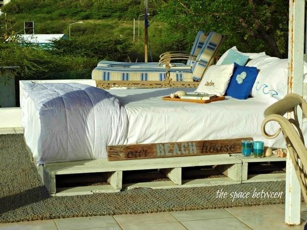 outdoor-pallet-beds-5