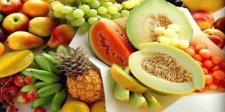 Πεπόνι, καρπούζι, ανανάς, μπανάνες, σταφύλια, φράουλες κ.ά  καλοκαιρινά φρούτα - Τι πρέπει να προσέχετε όταν τα αγοράζουμε;