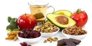 Αβοκάντο, ξηροί καρποί, σπανάκι, Berries, καστανό ρύζι, σολωμός μαύρα φασόλια. 7 Superfoods - Υπερτροφές για ενίσχυση υγείας