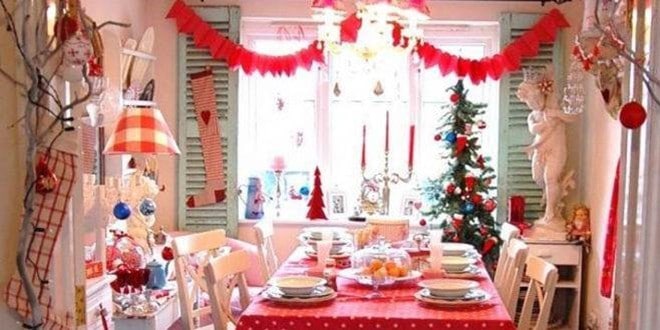 Photo gallery με ιδέες Χριστουγεννιάτικης διακόσμησης για το σπίτι (είσοδος, σκάλες, σαλόνι, τραπεζαρία, μπάνιο)