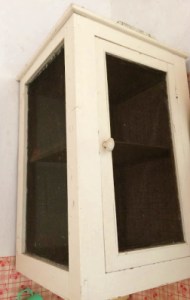 Φρεσκαδόρος όπου φύλαγαν το περισσευούμενο φαγητό παλιά στην Κρήτη Φρεσκαδόρος όπου φύλαγαν το περισσευούμενο φαγητό παλιά στην Κρήτη