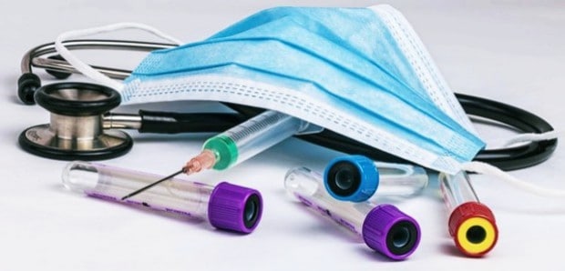 Χειρουργική μάσκα, στηθοσκόπιο, σύριγγα | Medical Examinations - Ιατρικές εξετάσεις που σώζουν ζωές